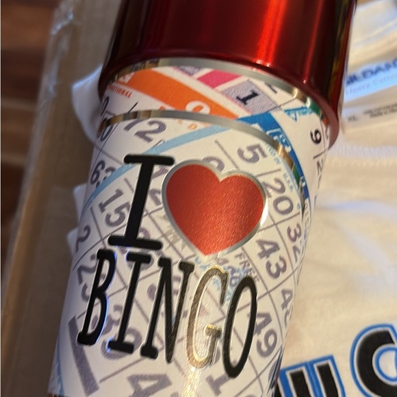 Bingo Party Supplies Set with Green Cap and Colorful Accessories - Picture 2 of 4